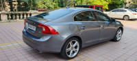 Silver Volvo S60 D4 MOMENTUM