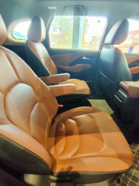 MG Hector Plus 1.5 Turbo MT 6 Seater