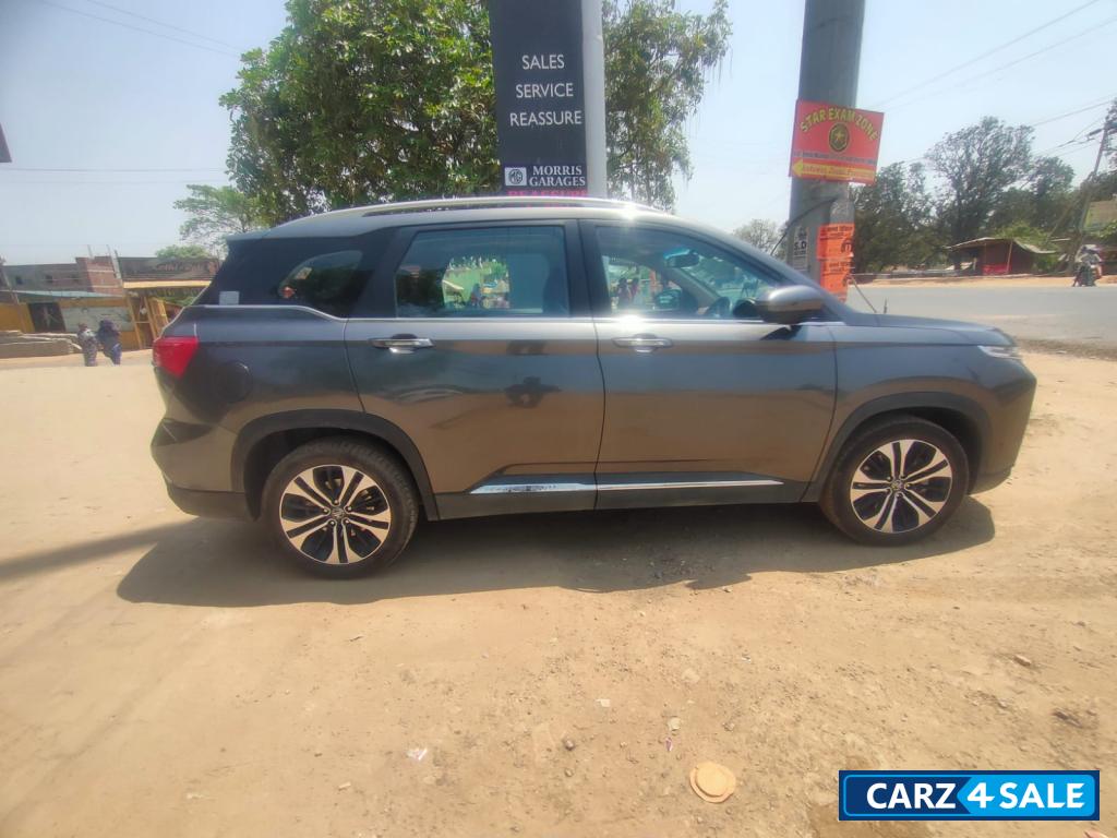 MG Hector Plus 1.5 Turbo MT 6 Seater