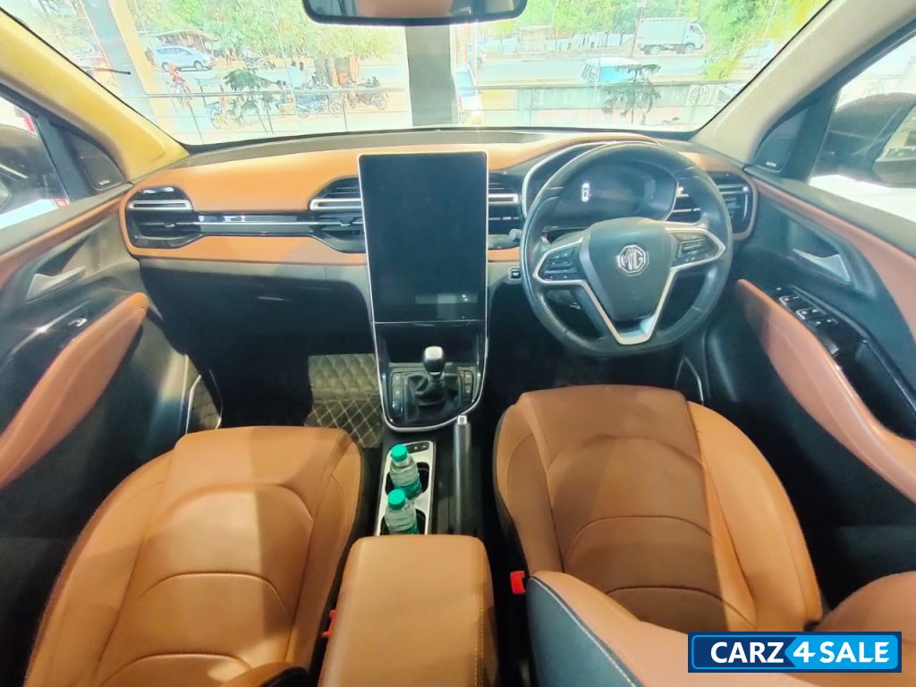 MG Hector Plus 1.5 Turbo MT 6 Seater