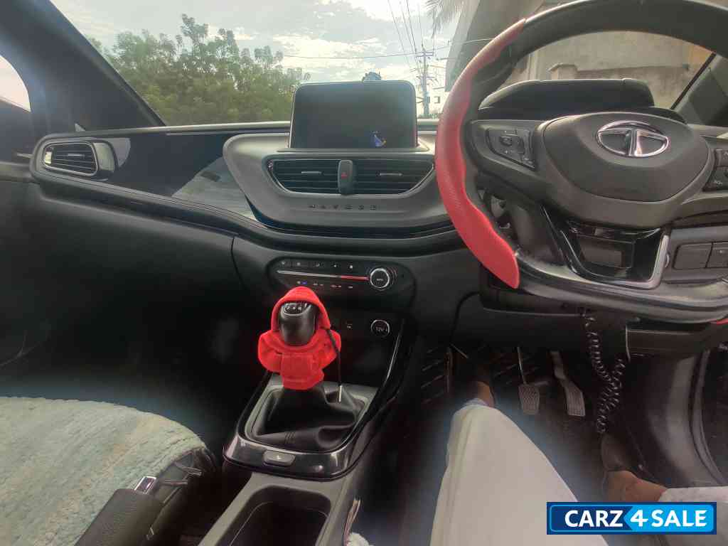 Cosmo Dark Tata Altroz XZ+ dark edition