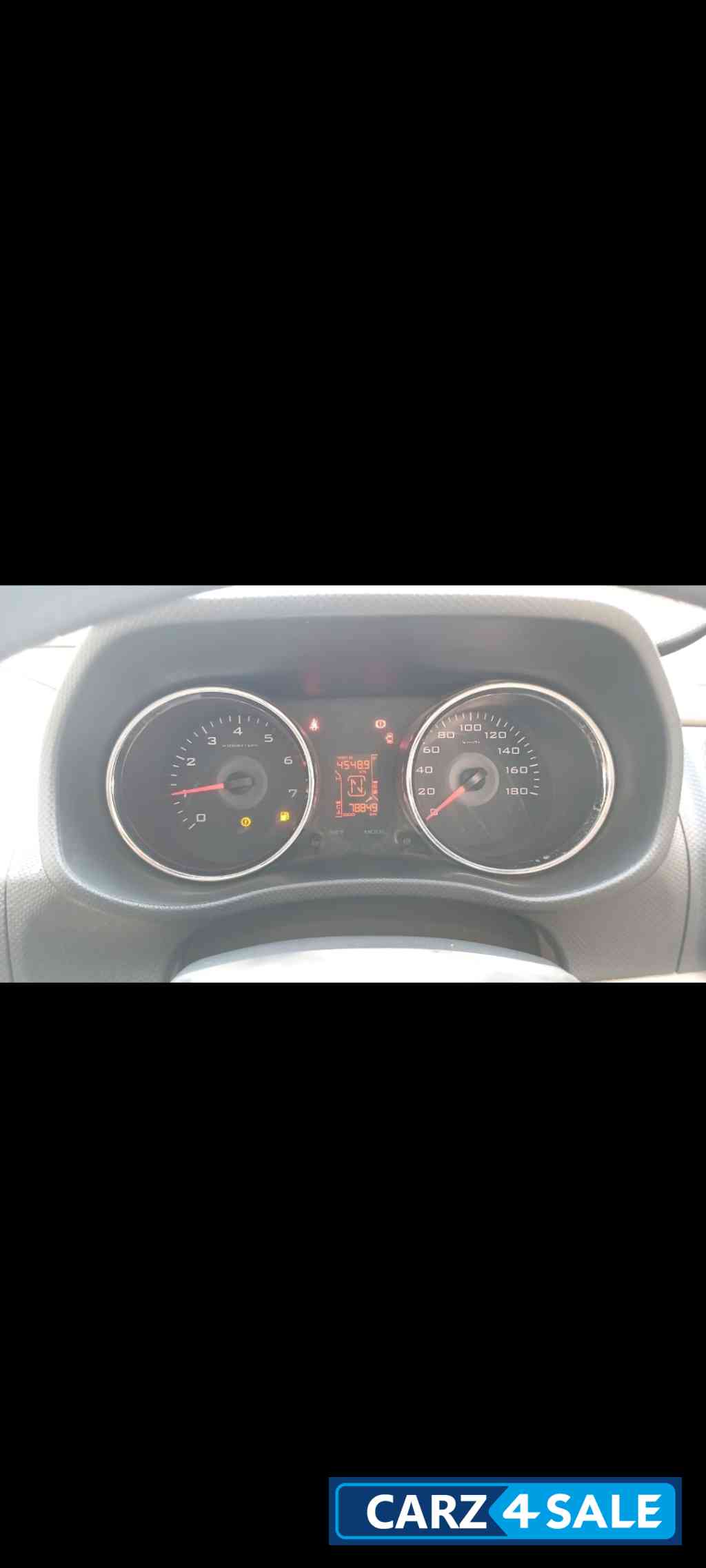 Mahindra TUV300 T8 Automatic