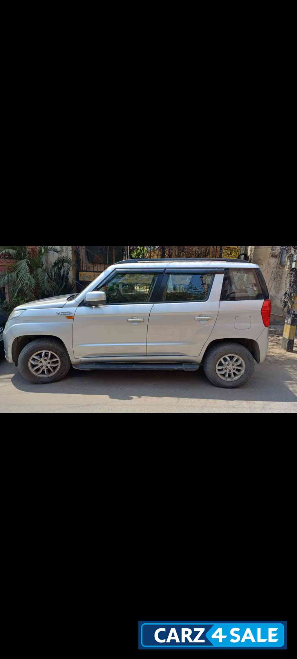 Mahindra TUV300 T8 Automatic
