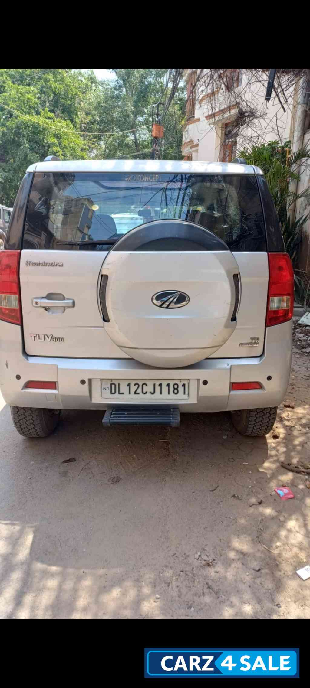 Mahindra TUV300 T8 Automatic