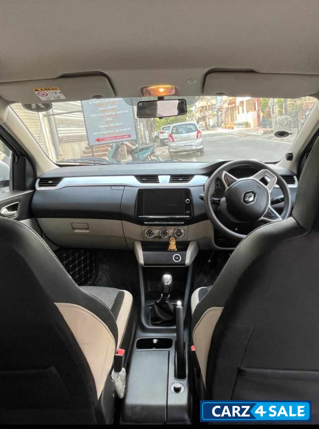 Renault Triber RXZ - AMT