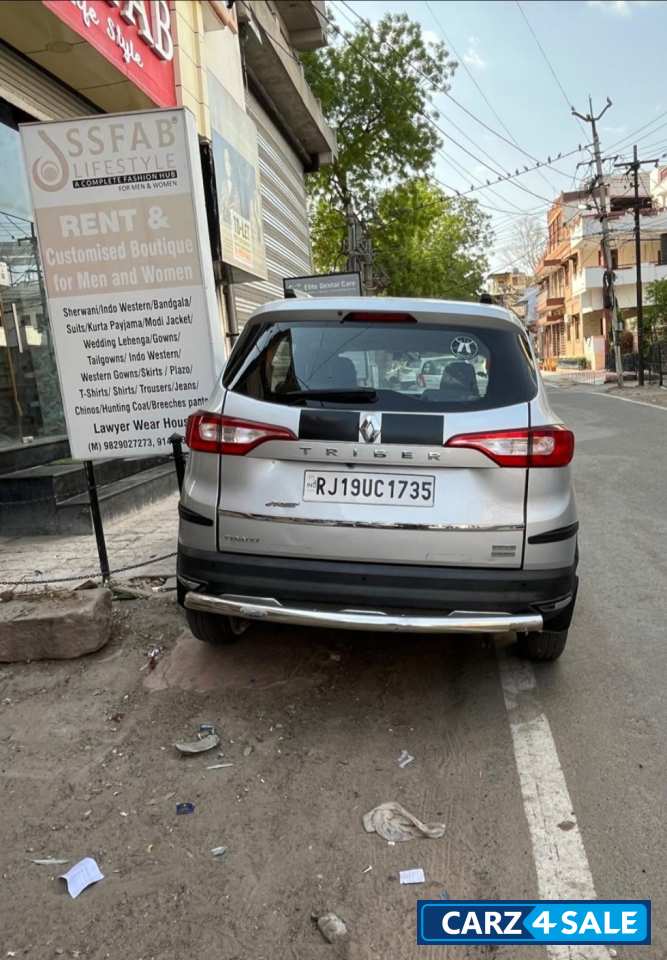 Renault Triber RXZ - AMT