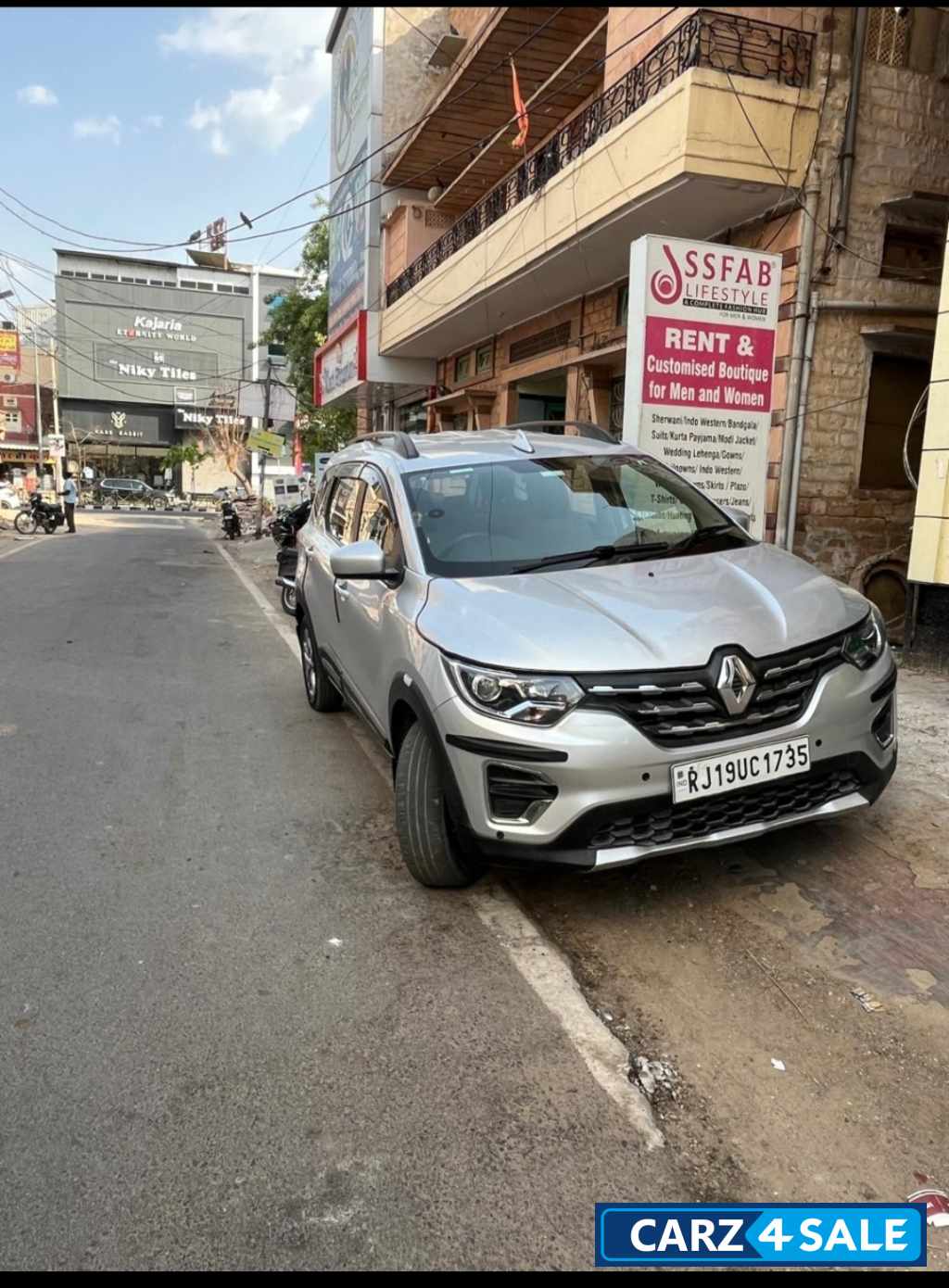 Renault Triber RXZ - AMT