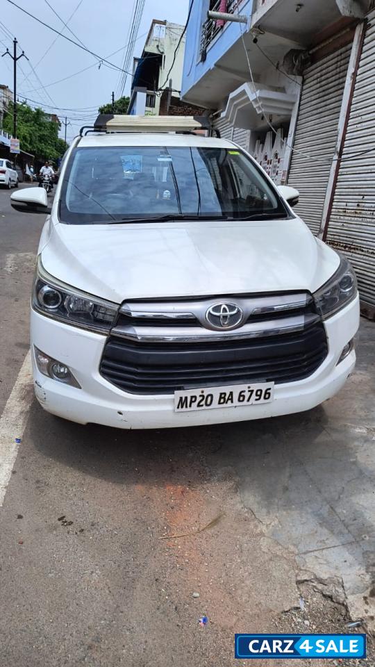 Toyota Innova 2.4vx 8str