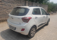 White Hyundai i10 Grand