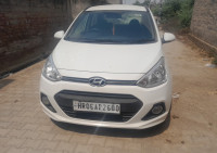 White Hyundai i10 Grand