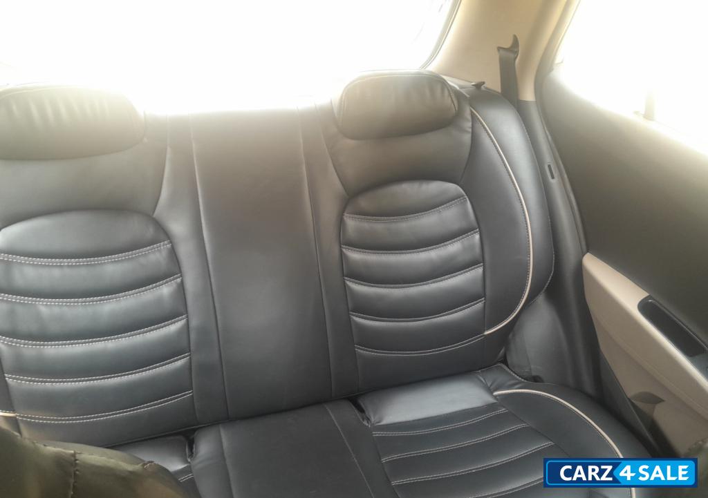 White Hyundai i10 Grand