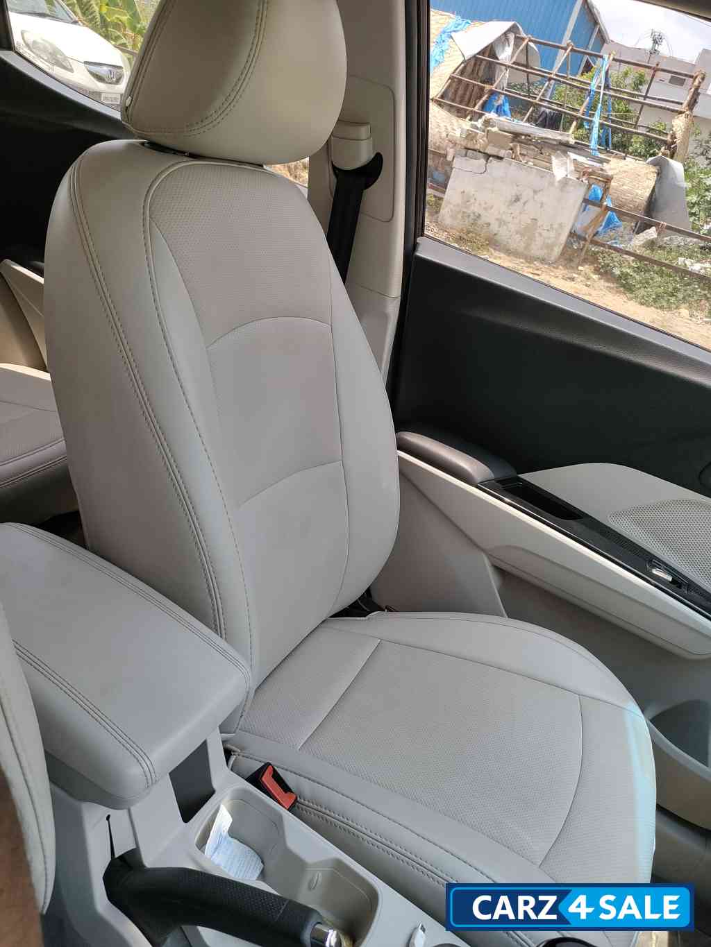 Napoli Black Mahindra XUV300 W8 (O) Petrol