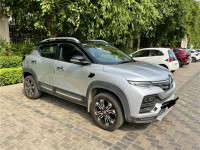 Dual-tone: Grey Body, Black Ro Renault Kiger RXZ Turbo CVT 1.0 Dual Tone Automatic Top Model