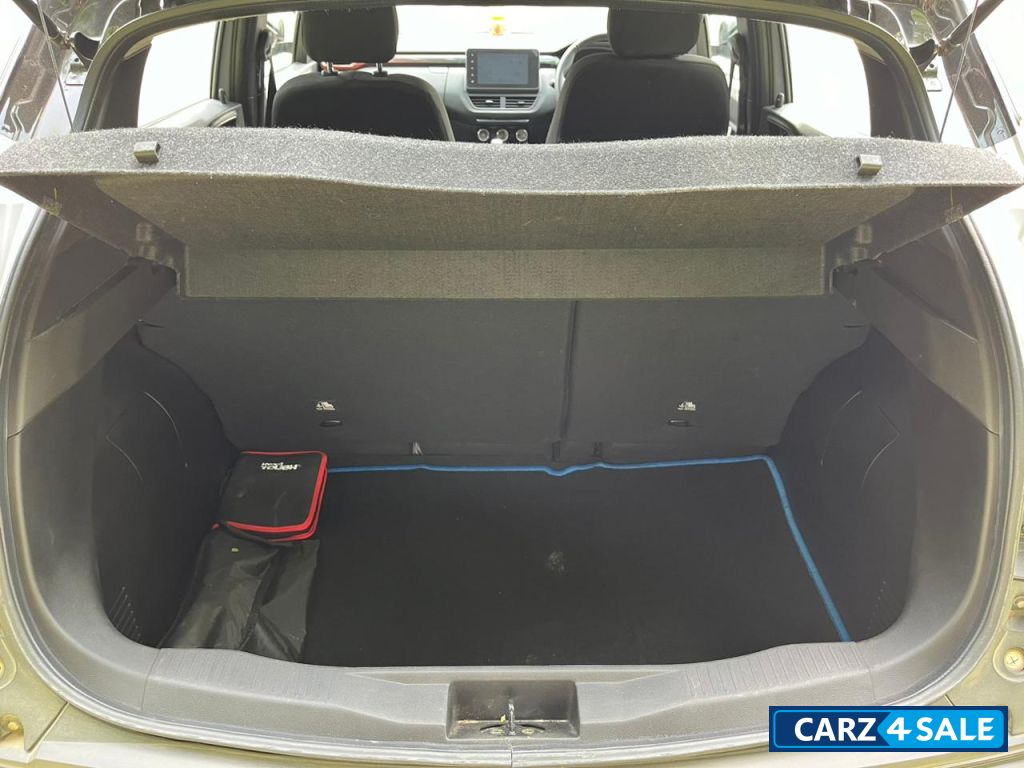 Dual-tone: Grey Body, Black Ro Renault Kiger RXZ Turbo CVT 1.0 Dual Tone Automatic Top Model