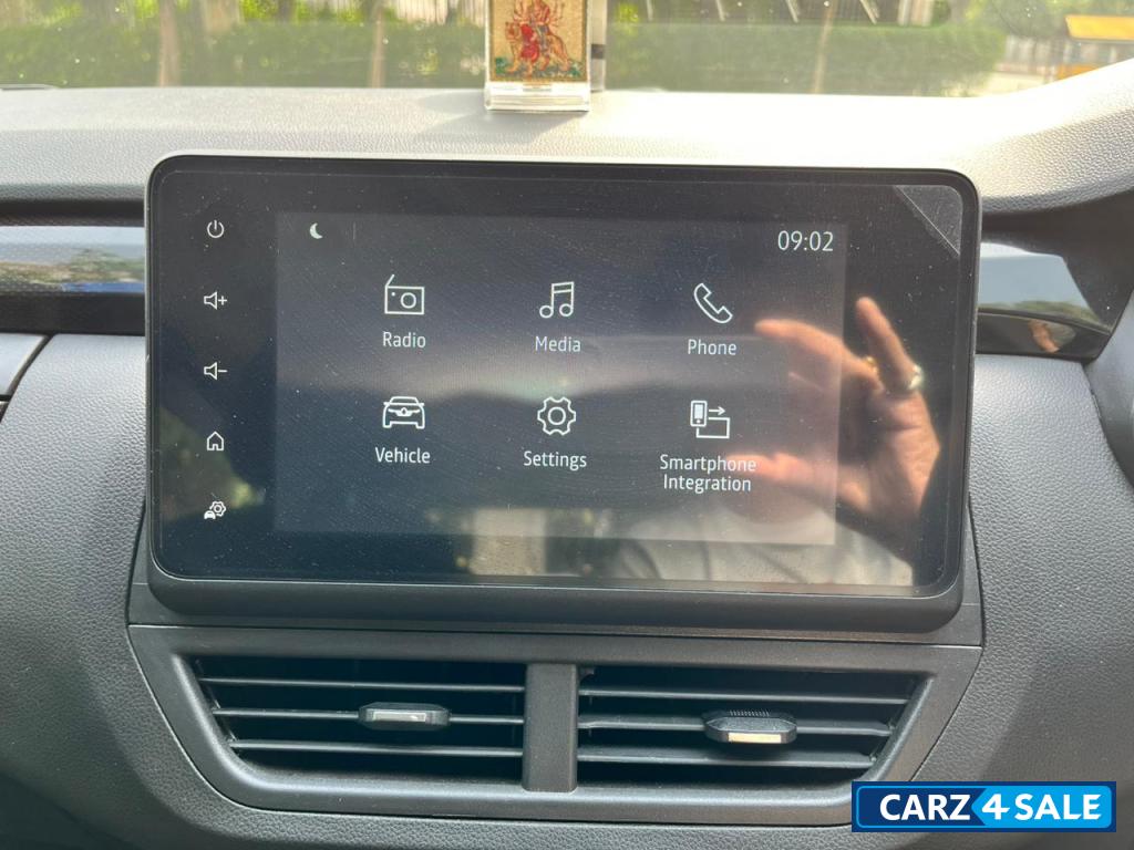 Dual-tone: Grey Body, Black Ro Renault Kiger RXZ Turbo CVT 1.0 Dual Tone Automatic Top Model