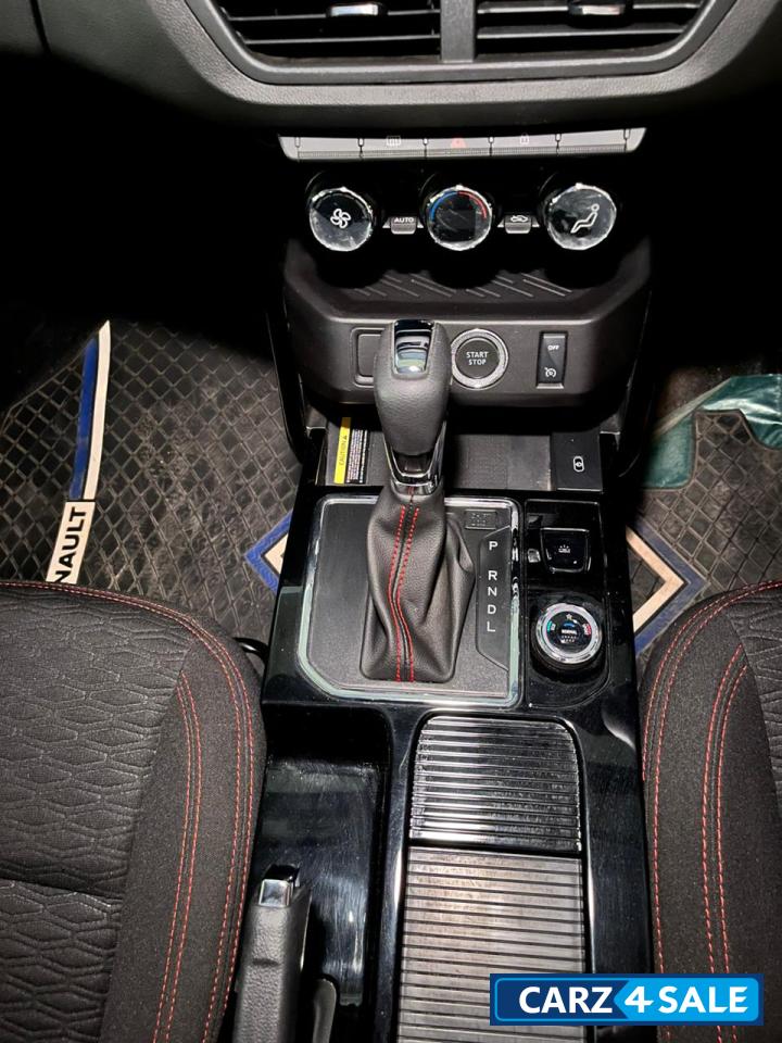 Dual-tone: Grey Body, Black Ro Renault Kiger RXZ Turbo CVT 1.0 Dual Tone Automatic Top Model