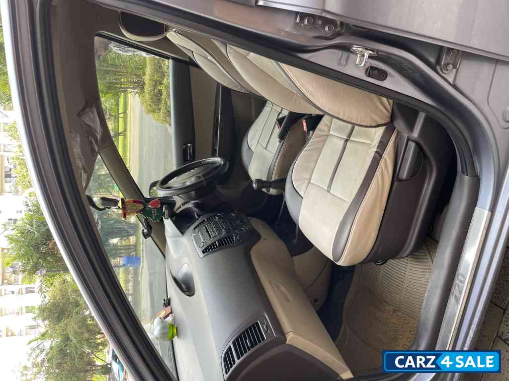 Dark Metallic Grey Hyundai i20 Magna