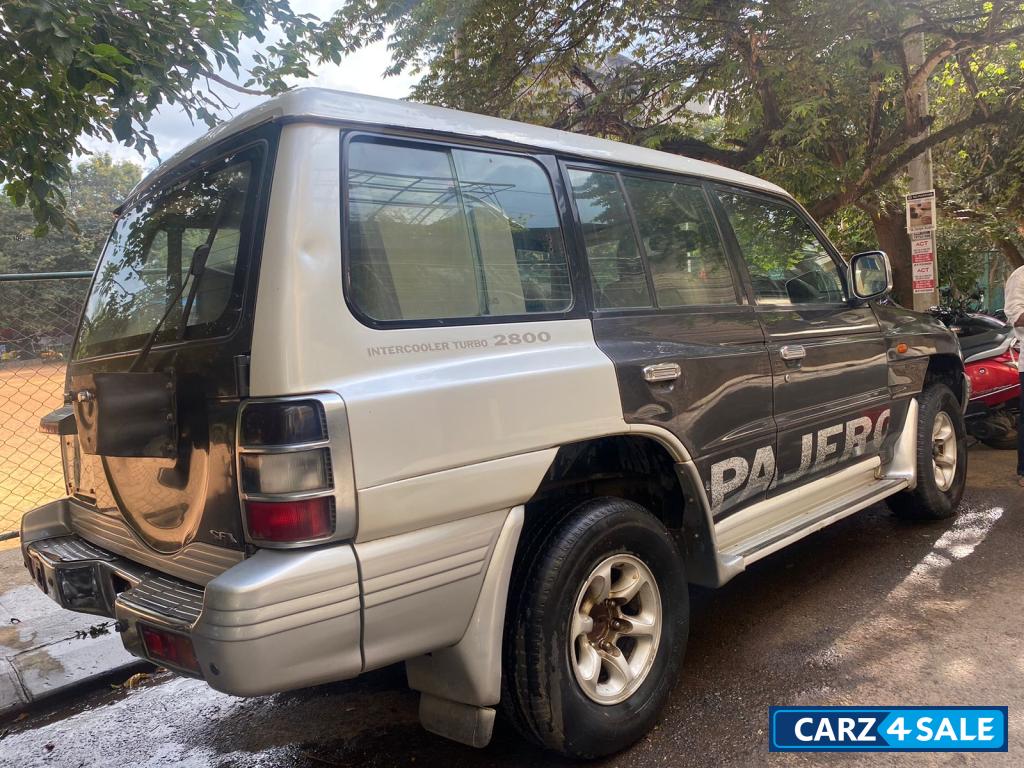 Mitsubishi Pajero GFX 4X4