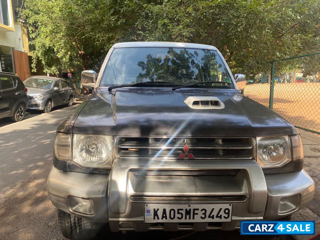 Mitsubishi Pajero GFX 4X4