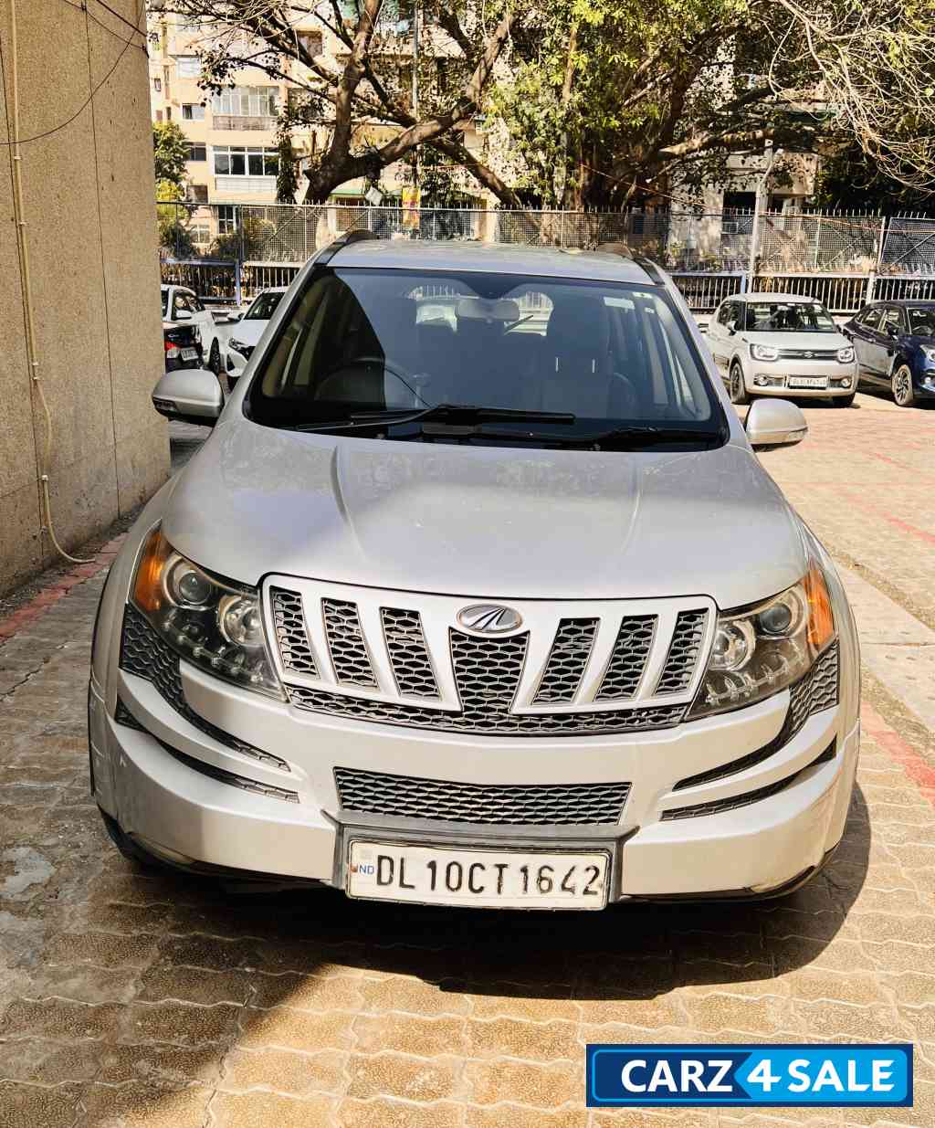 Mahindra XUV 500 W8