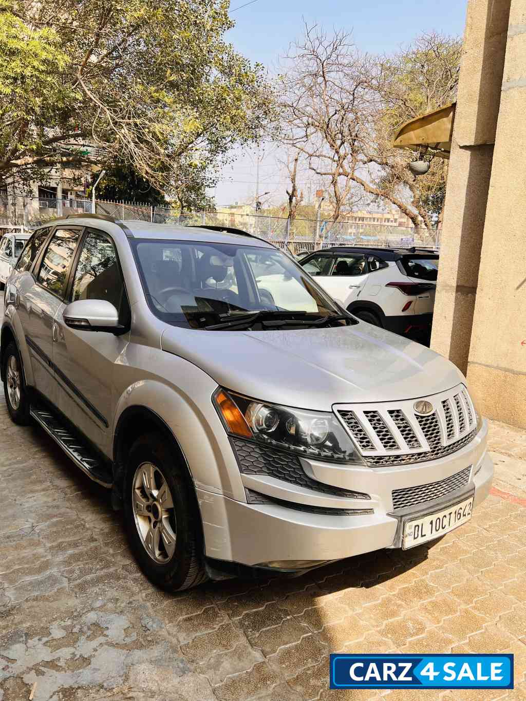 Mahindra XUV 500 W8