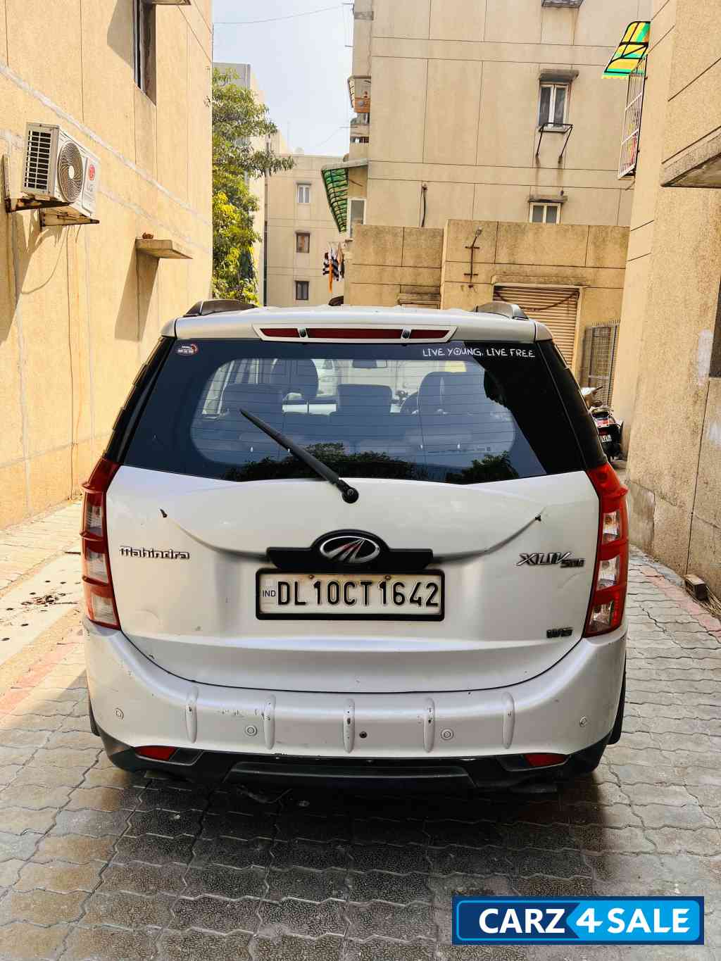 Mahindra XUV 500 W8