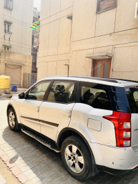Mahindra XUV 500 W8