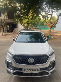 White MG Hector HYBRID