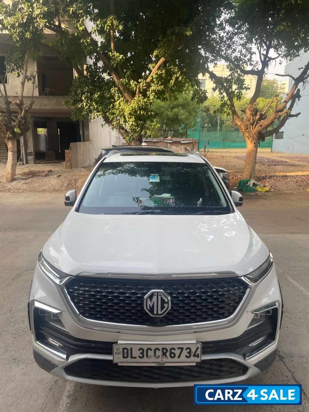 White MG Hector HYBRID