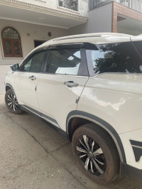White MG Hector HYBRID