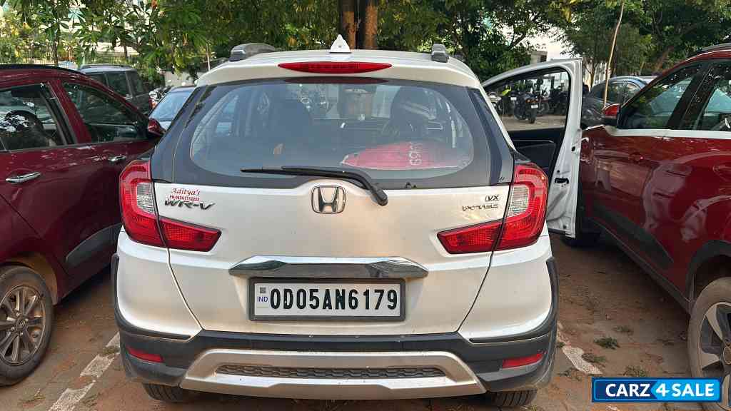 Pearl White Honda WR-V I-VTEC VX