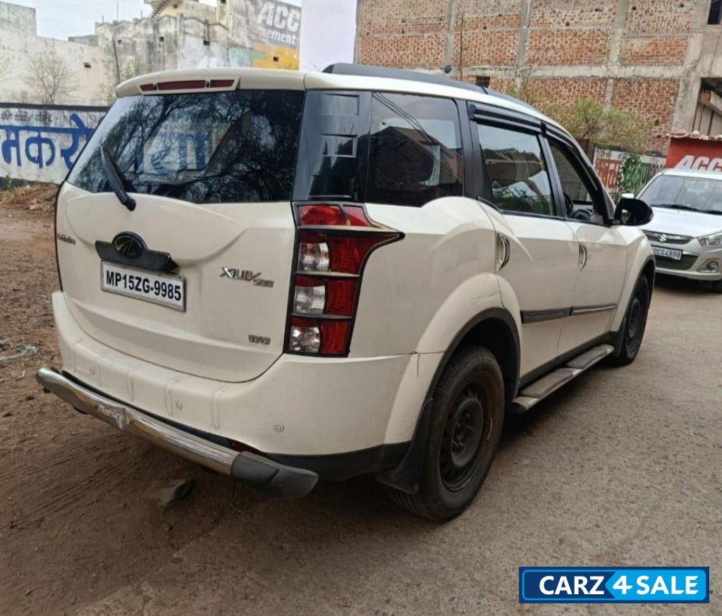 Mahindra XUV 500 W6
