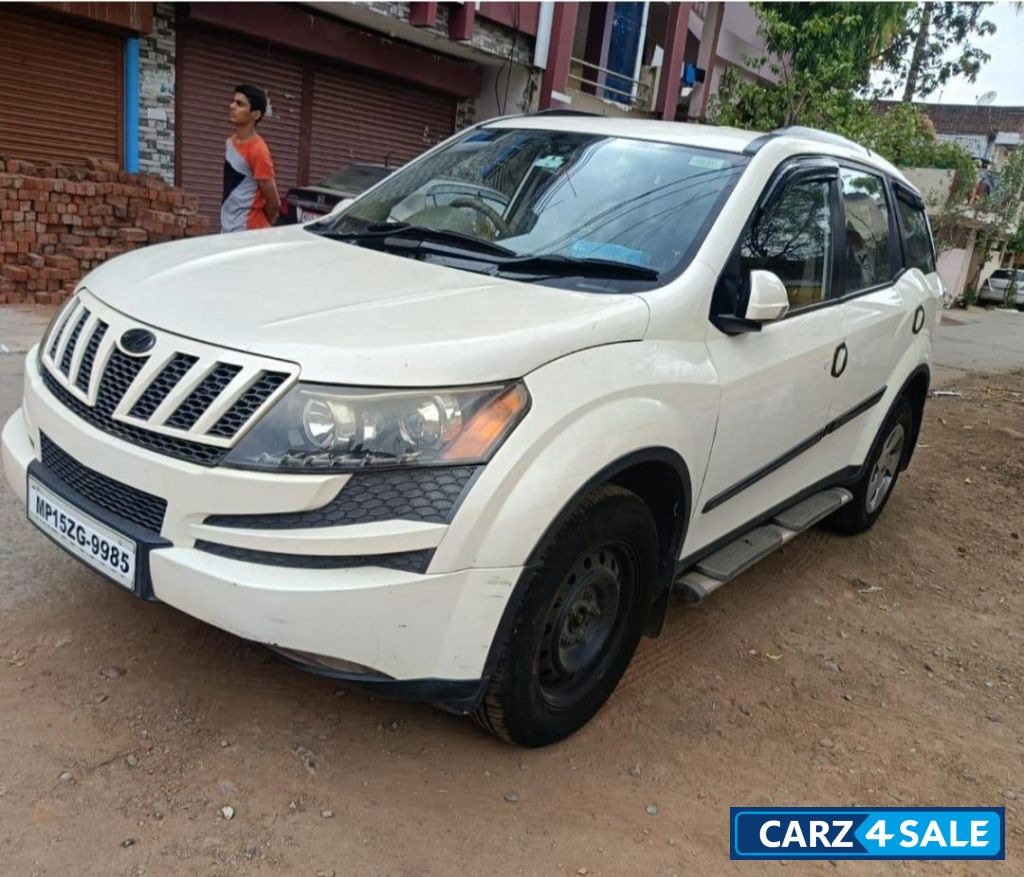 Mahindra XUV 500 W6