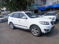 White Hyundai Santa Fe crdi 2 x 2 M.T