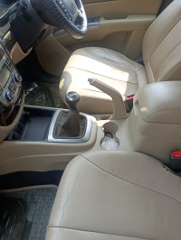 White Hyundai Santa Fe crdi 2 x 2 M.T