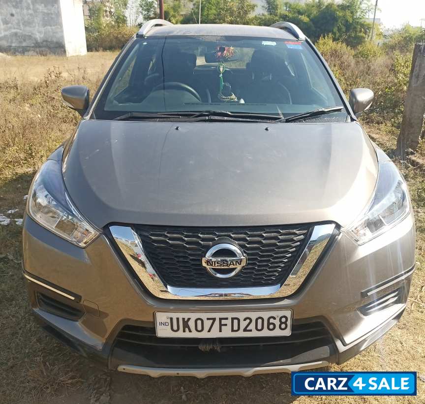 Grey Nissan Kicks 2022 Grey Nissan Kicks 2022