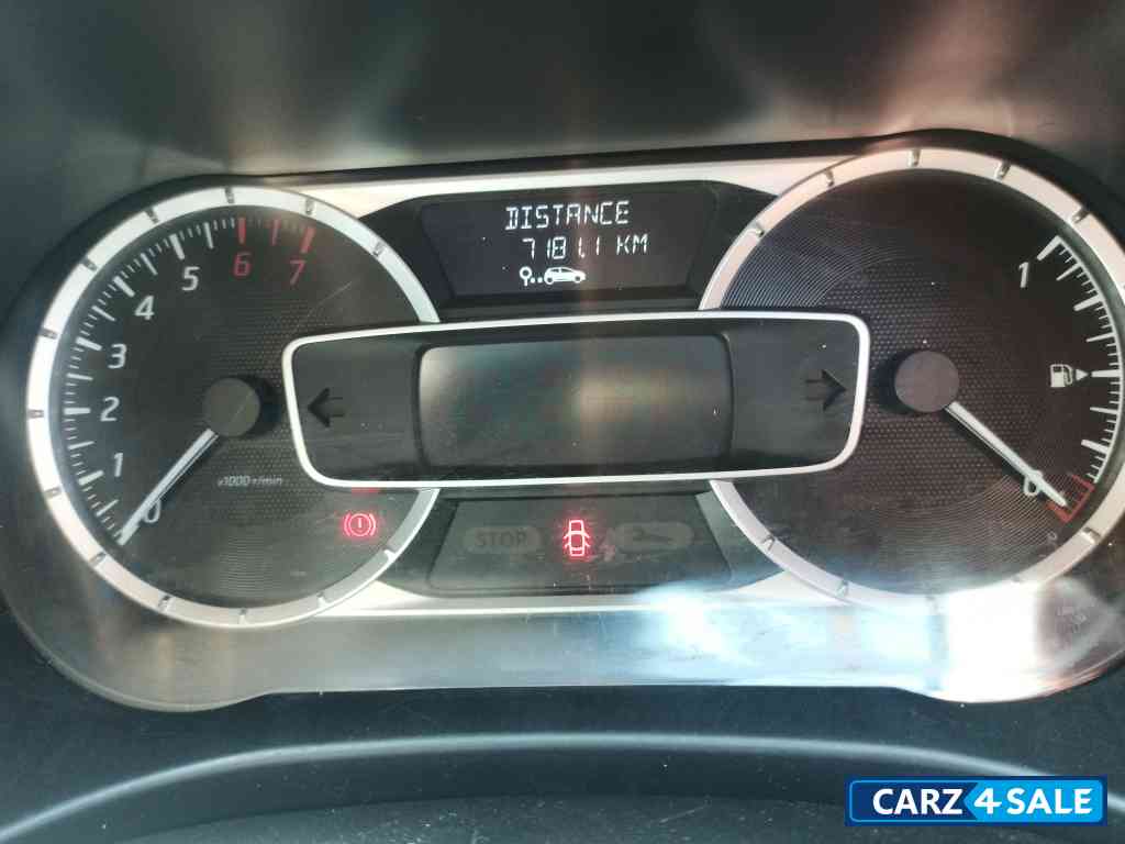 Grey Nissan Kicks 2022 Grey Nissan Kicks 2022