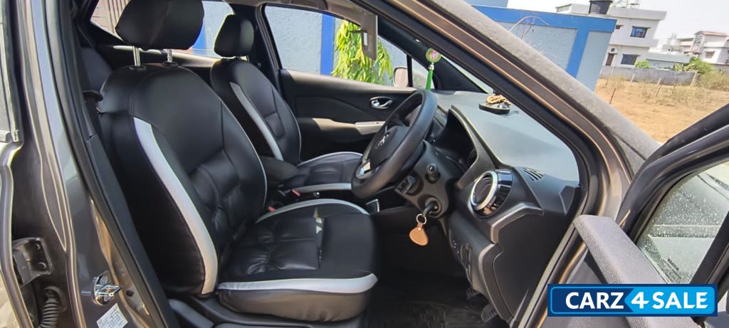 Grey Nissan Kicks 2022 Grey Nissan Kicks 2022