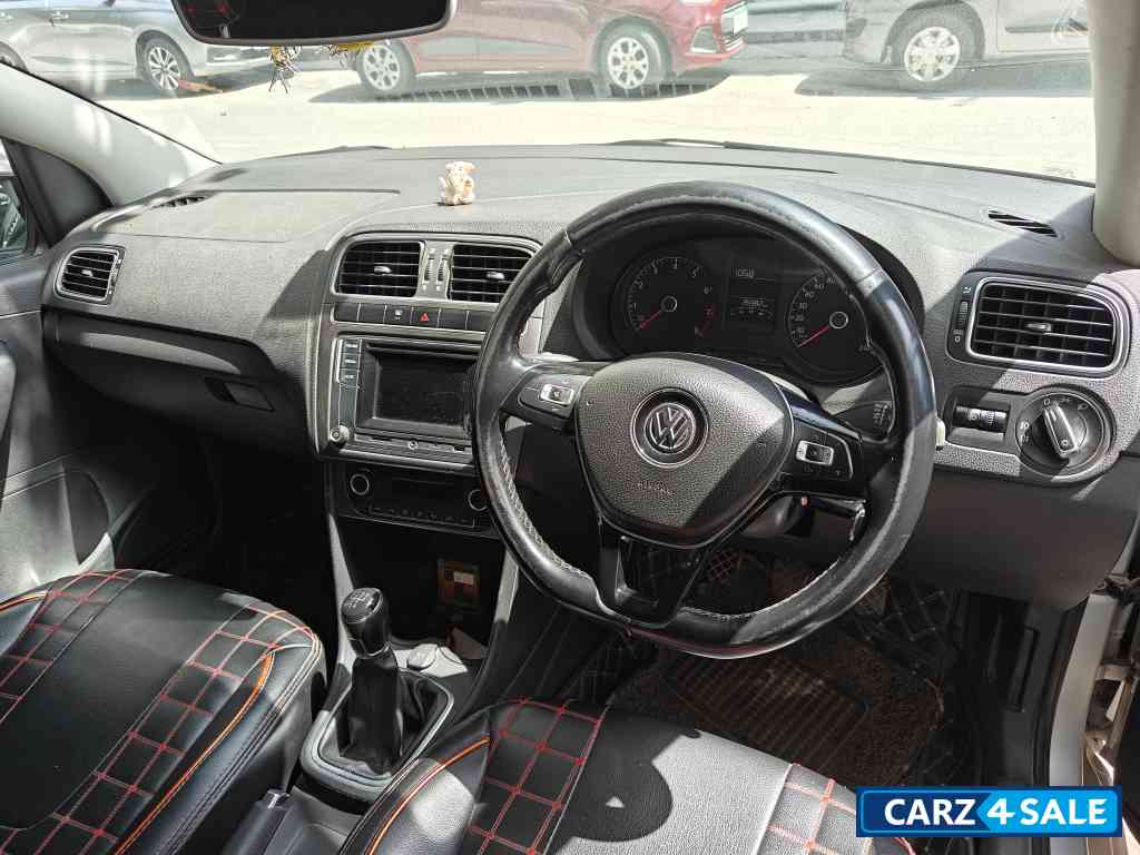 Silver Volkswagen Polo Highline 1.2