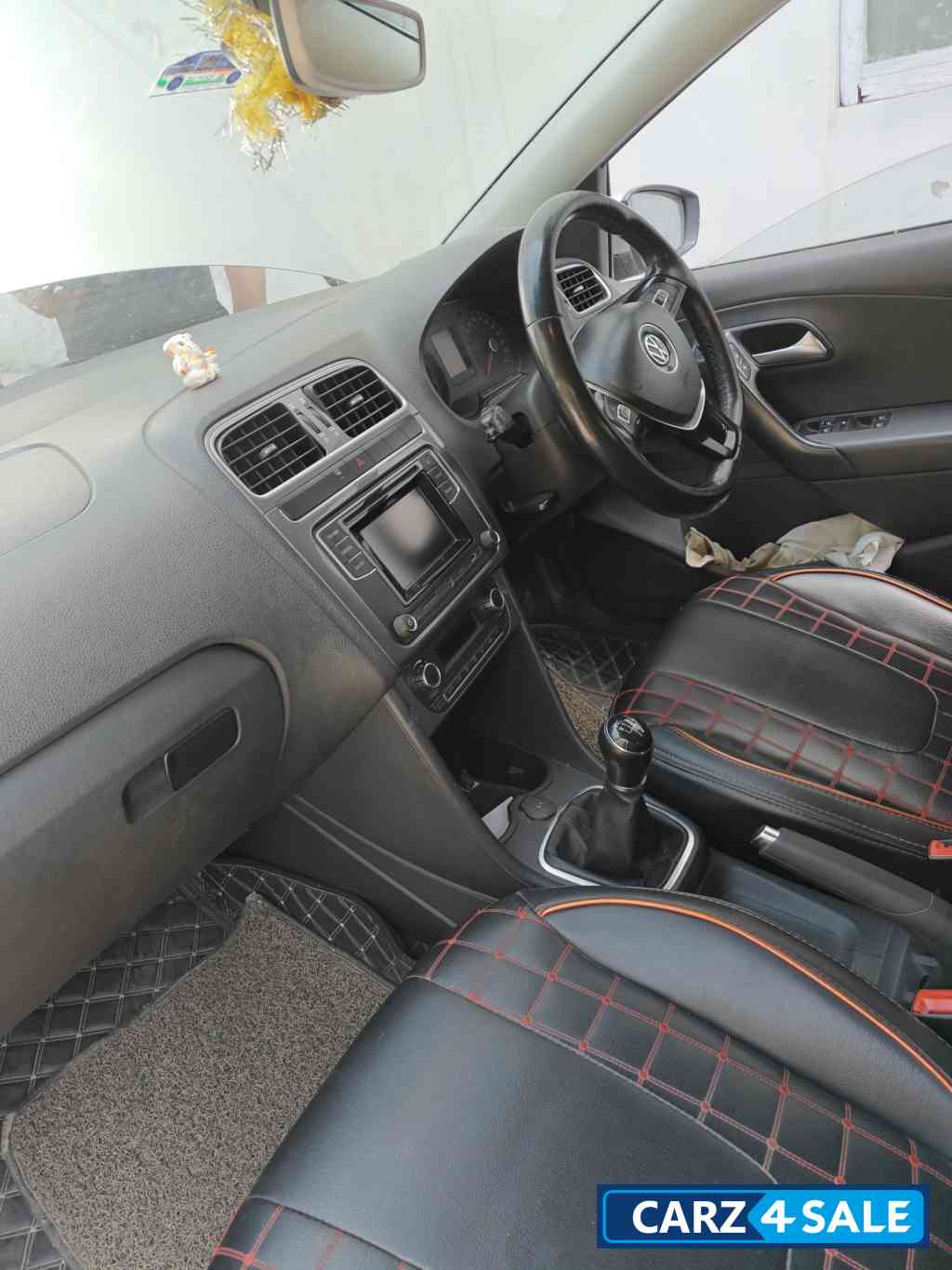 Silver Volkswagen Polo Highline 1.2