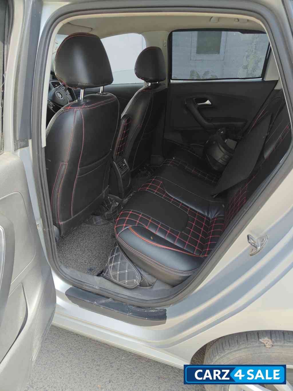 Silver Volkswagen Polo Highline 1.2