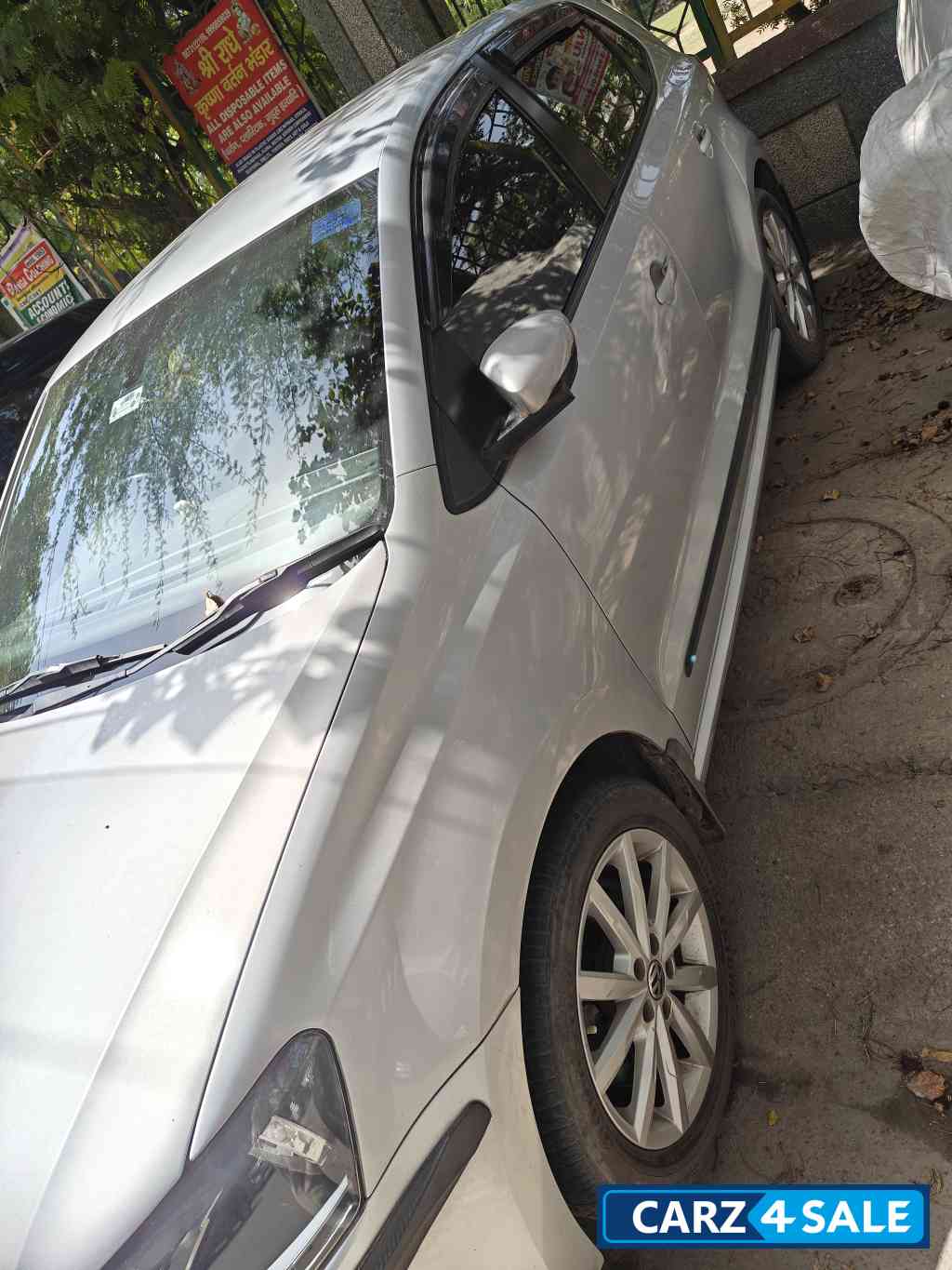 Silver Volkswagen Polo Highline 1.2