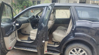 Black Mahindra XUV 500 w10