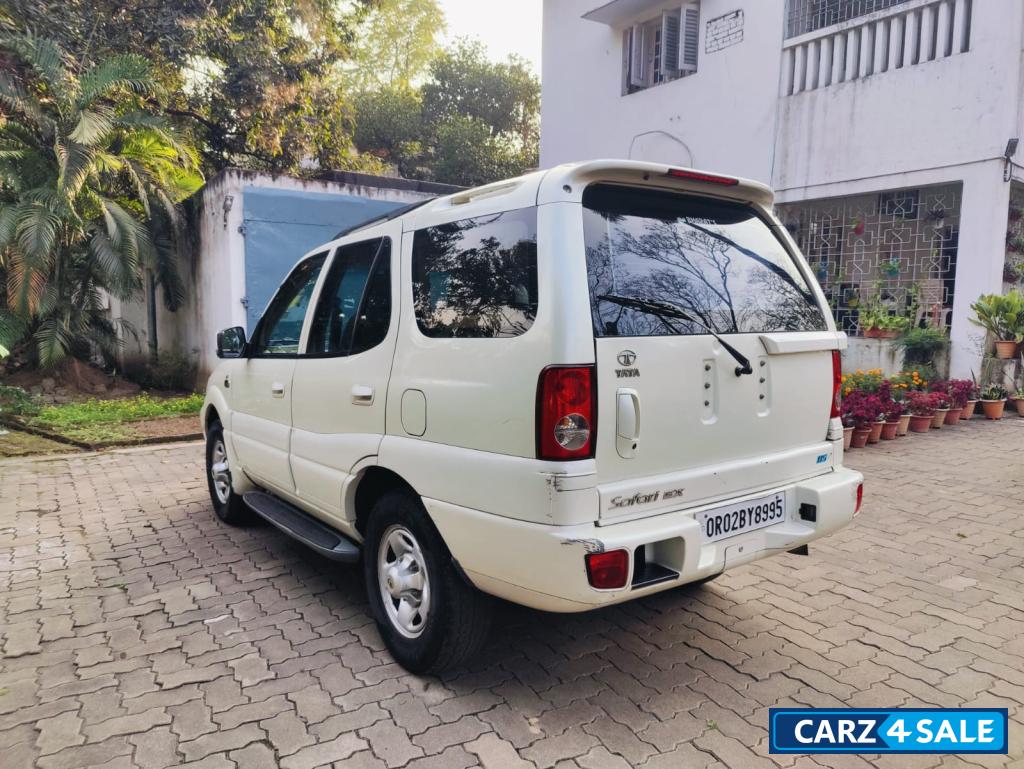 Pearl White Tata Safari EX BSIV 2.2 DICOR