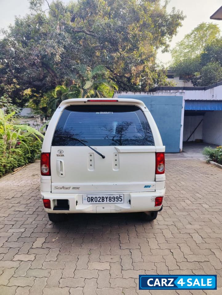 Pearl White Tata Safari EX BSIV 2.2 DICOR