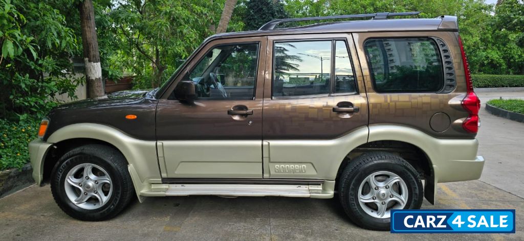 Mahindra Scorpio RF Hawk VLX AT 2WD