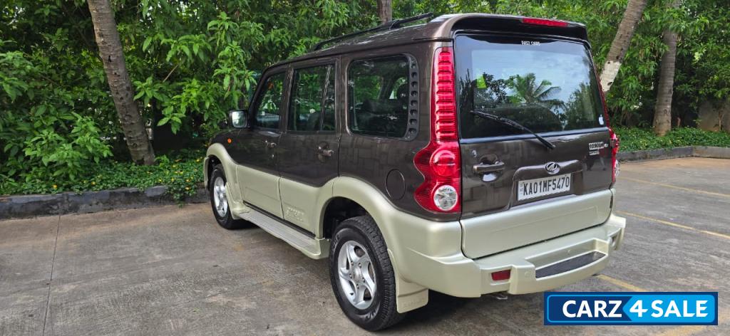 Mahindra Scorpio RF Hawk VLX AT 2WD