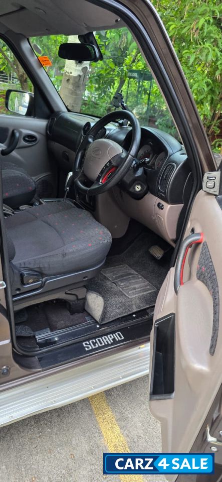 Mahindra Scorpio RF Hawk VLX AT 2WD