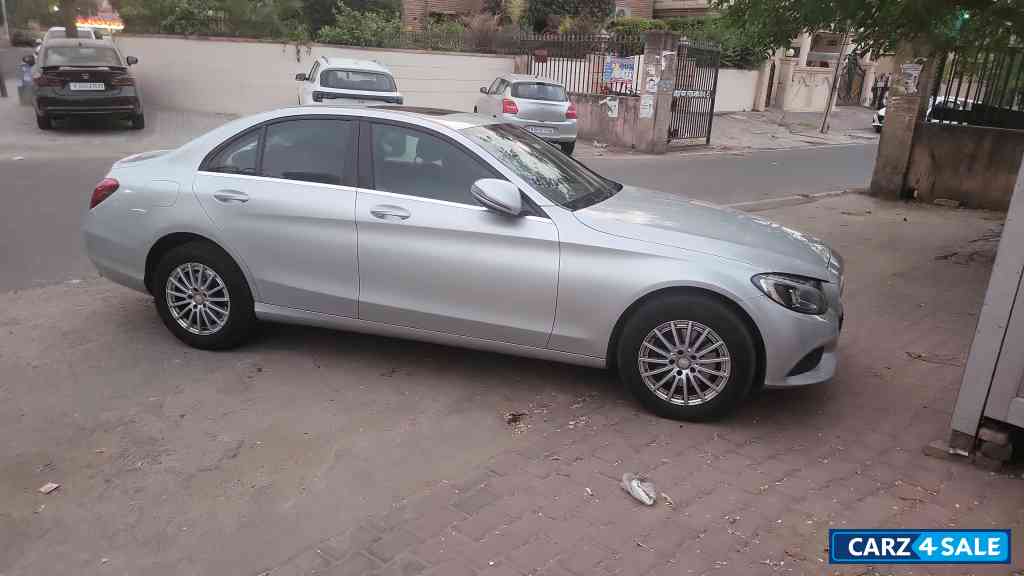 Silver Mercedes-Benz C-Class C220D