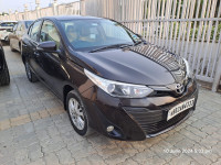 Phantom Brown Toyota Yaris V MT